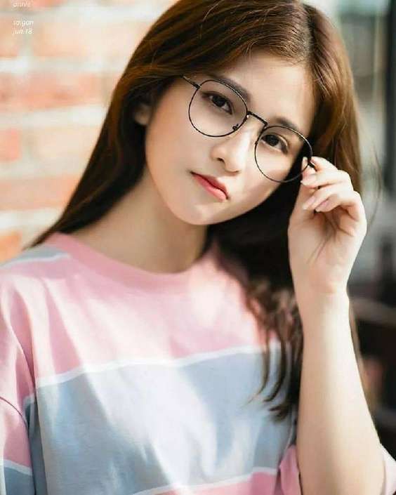 anh-gai-xinh-deo-mat-kinh-5 anh-gai-xinh-deo-mat-kinh-5