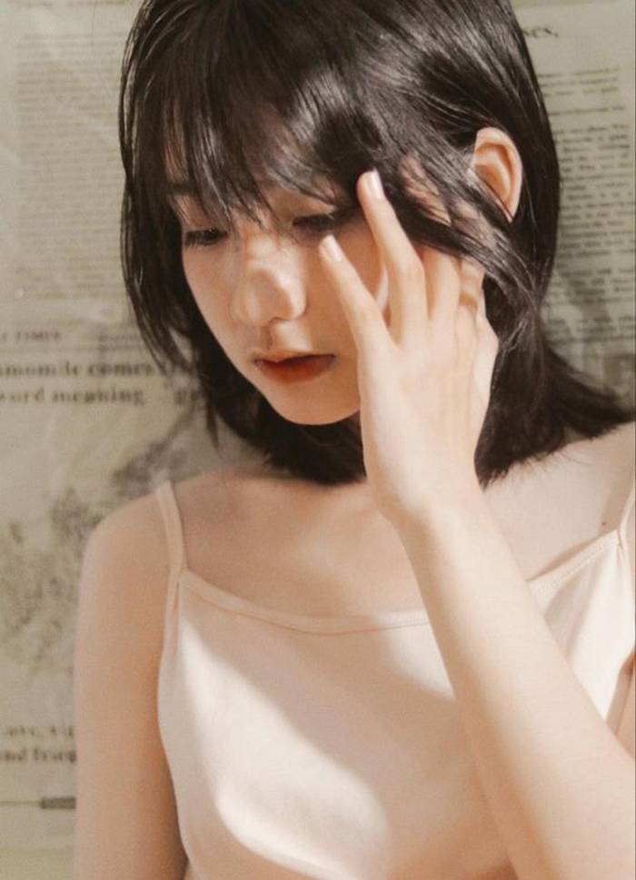 anh-gai-xinh-toc-ngang-vai-2k-19