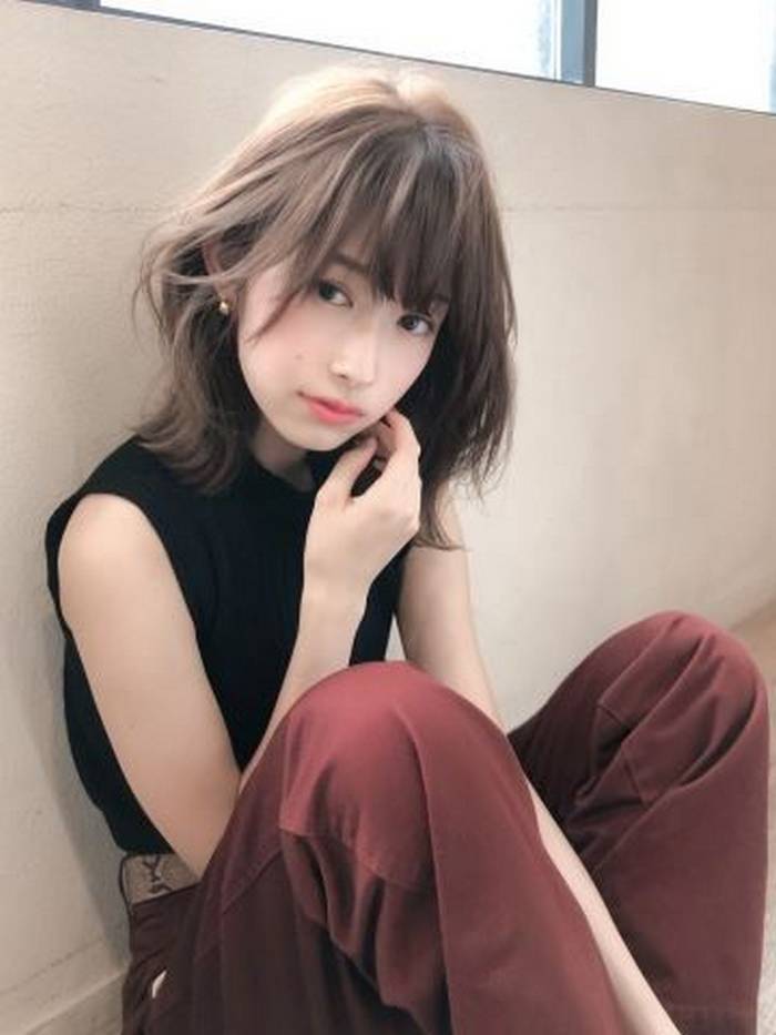 anh-gai-xinh-toc-ngang-vai-2k-2