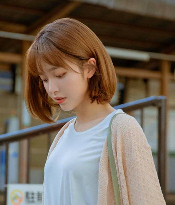 anh-gai-xinh-toc-ngang-vai-2k-24