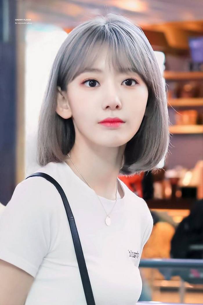anh-gai-xinh-toc-ngang-vai-2k-25