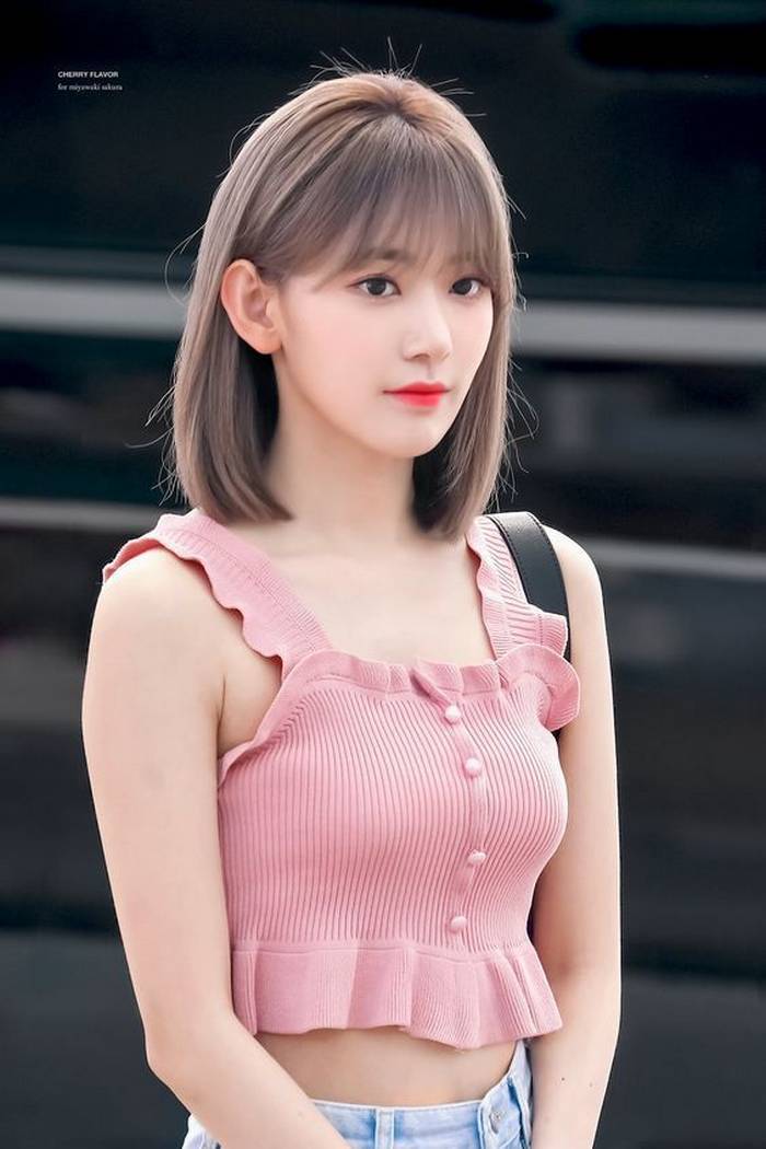 anh-gai-xinh-toc-ngang-vai-2k-36