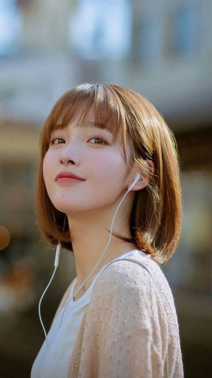 anh-gai-xinh-toc-ngang-vai-2k-37