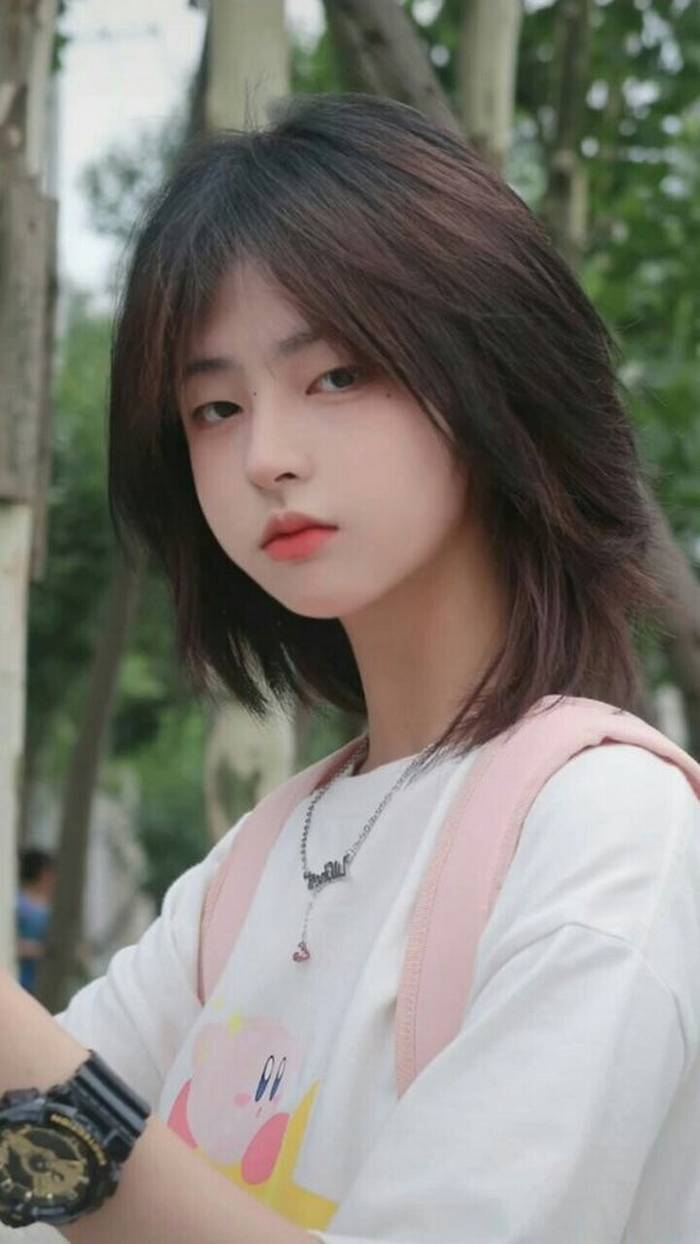 anh-gai-xinh-toc-ngang-vai-2k-5