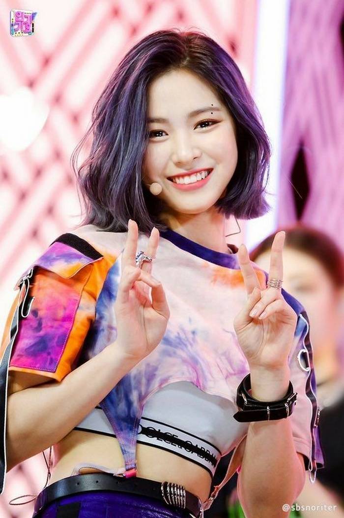 anh-gai-xinh-toc-ngang-vai-2k-9