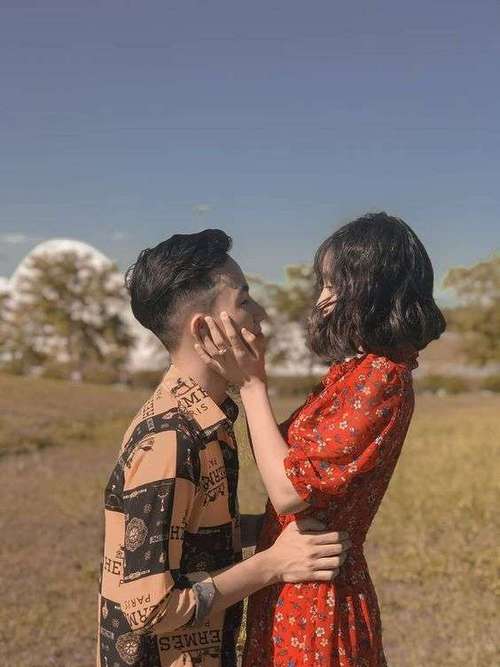 dang-chup-hinh-doi-69