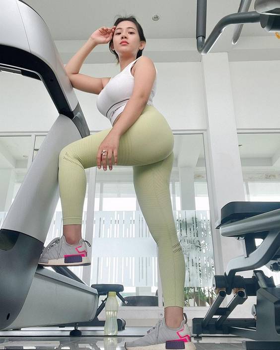 Tuyển tập hình ảnh gái xinh tập gym khoe mông tròn trịa anh-gai-xinh-mong-to-22