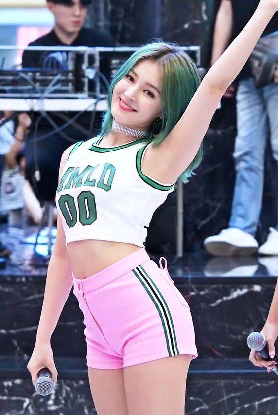 nancy-sexy-5 nancy-sexy-5