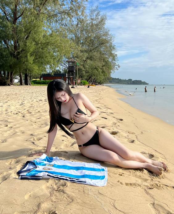 quynh-alee-sexy-1 quynh-alee-sexy-1