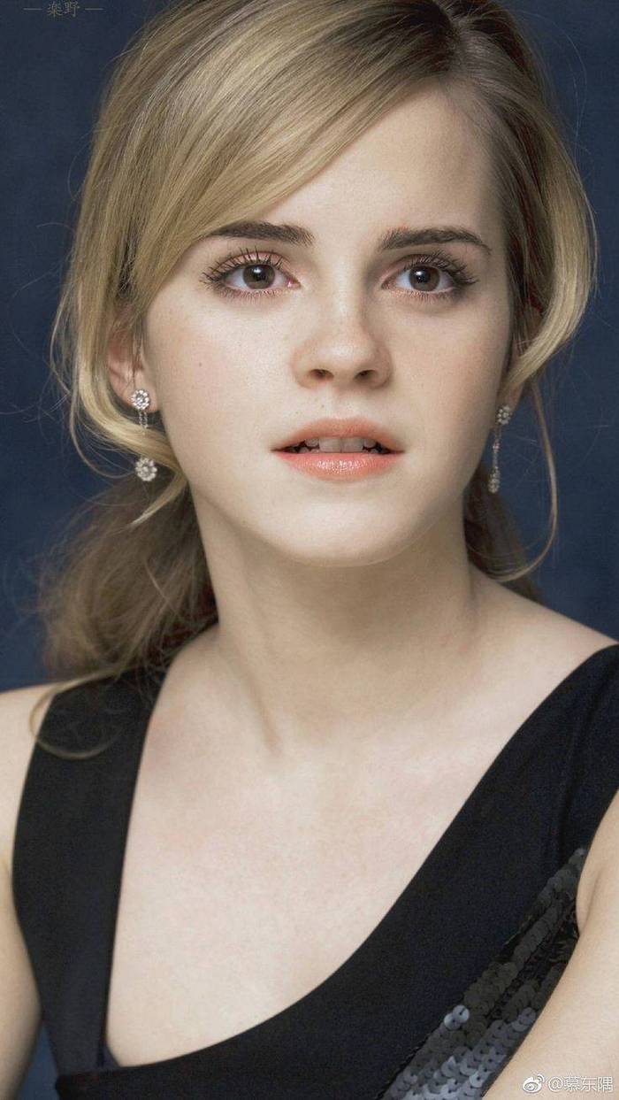 emma-wason-sexy-8 emma-wason-sexy-8
