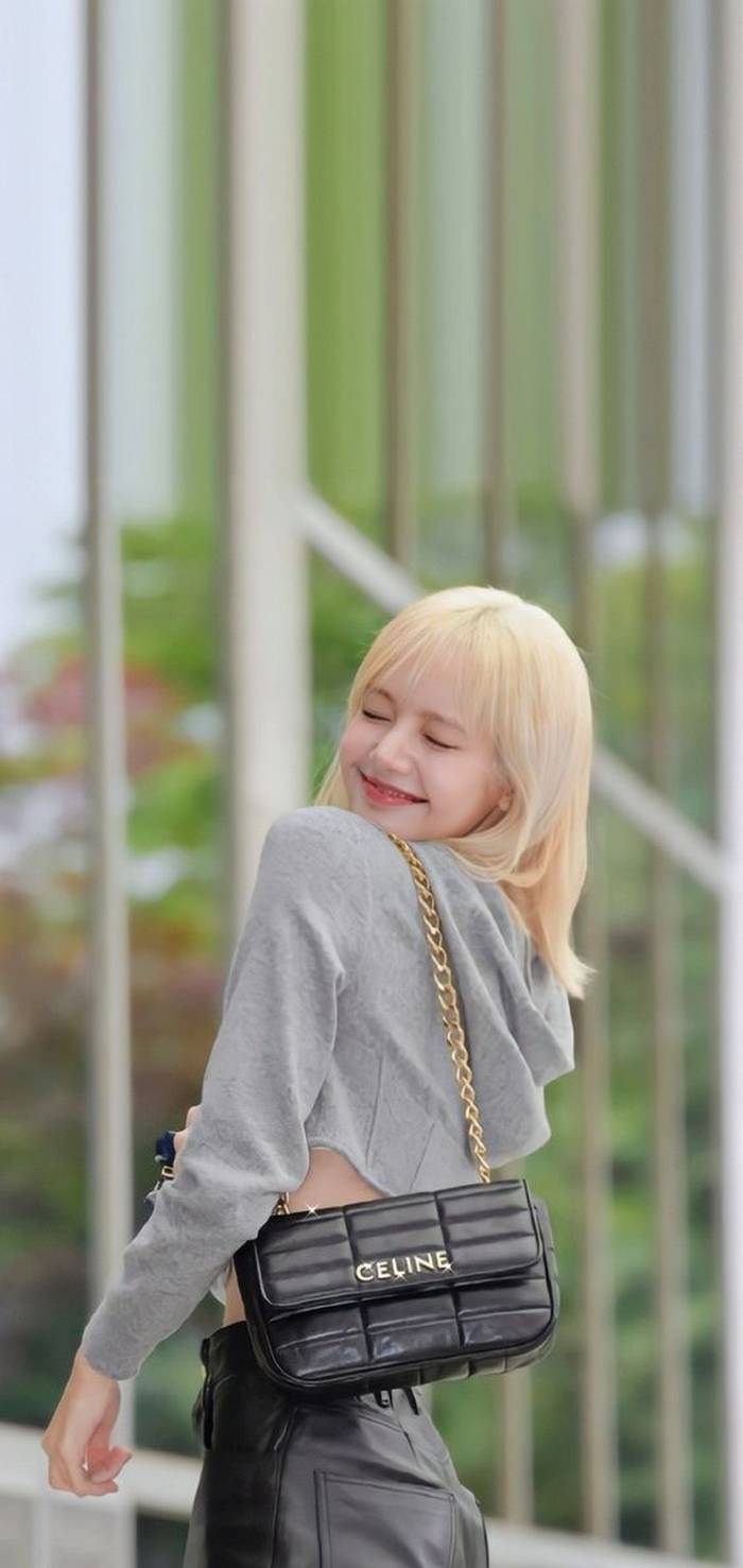 lisa-sexy-blackpink-16