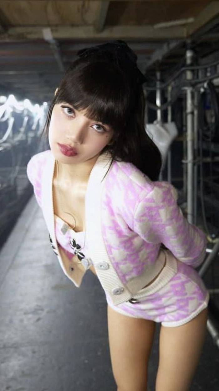 lisa-sexy-blackpink-5