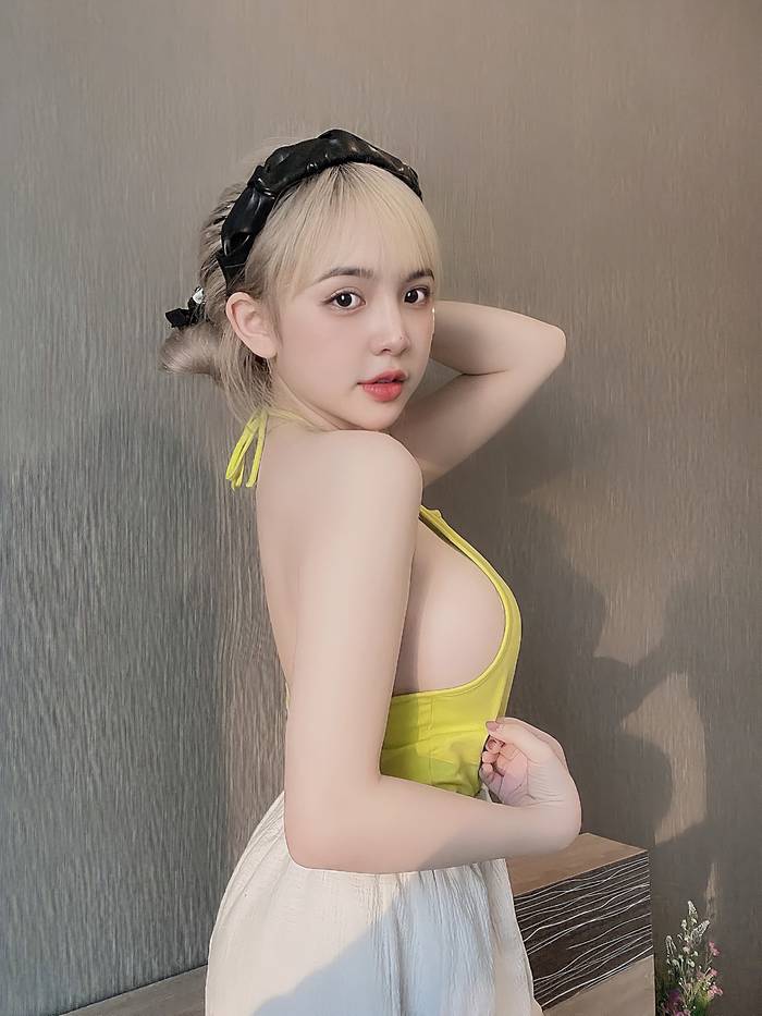 tran-huyen-chau-sexy-11