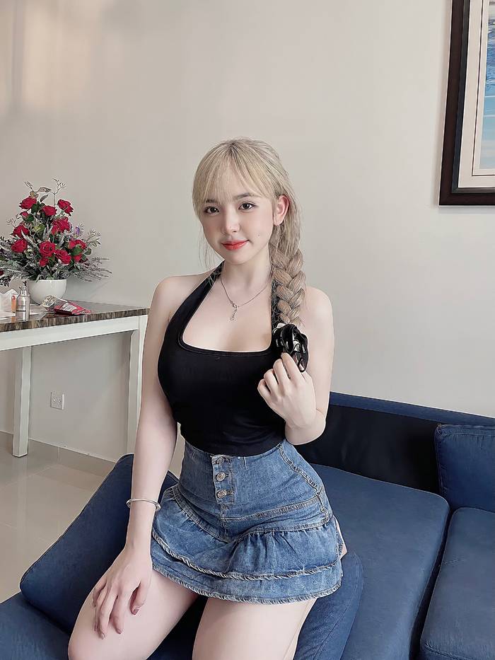 tran-huyen-chau-sexy-12