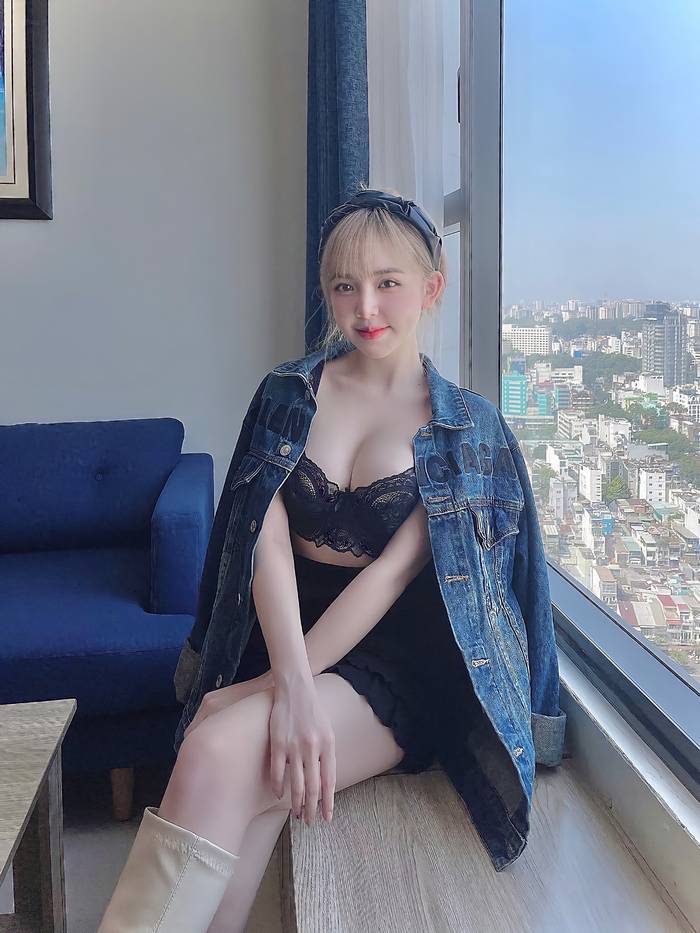 tran-huyen-chau-sexy-18