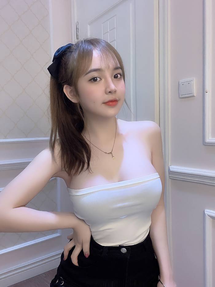 tran-huyen-chau-sexy-2