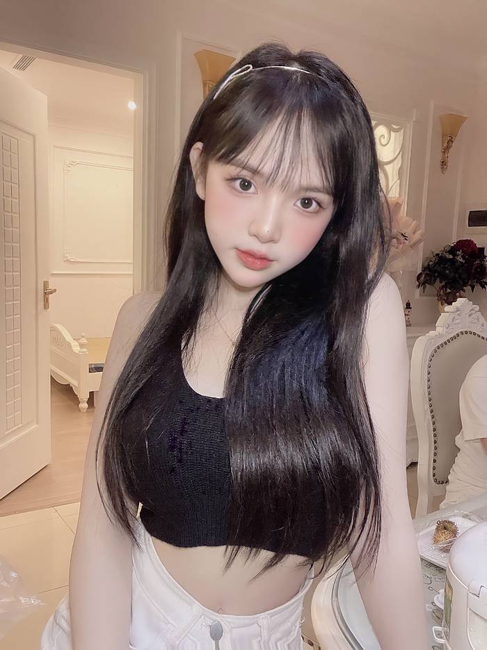 tran-huyen-chau-sexy-21