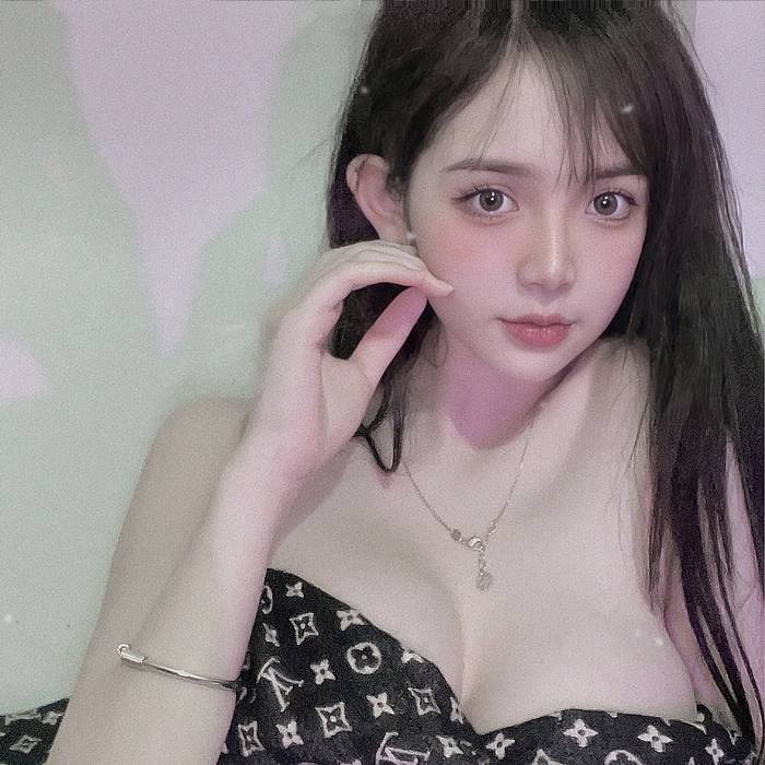 tran-huyen-chau-sexy-29