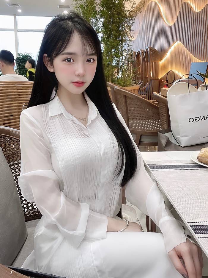tran-huyen-chau-sexy-36